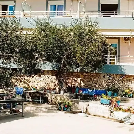 Sea Side Serenity 8 *